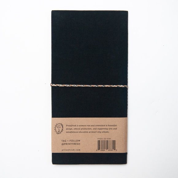 Print Fresh Fabric Travel Journal 10-Day Itinerary in Black - Picture 4 of 8